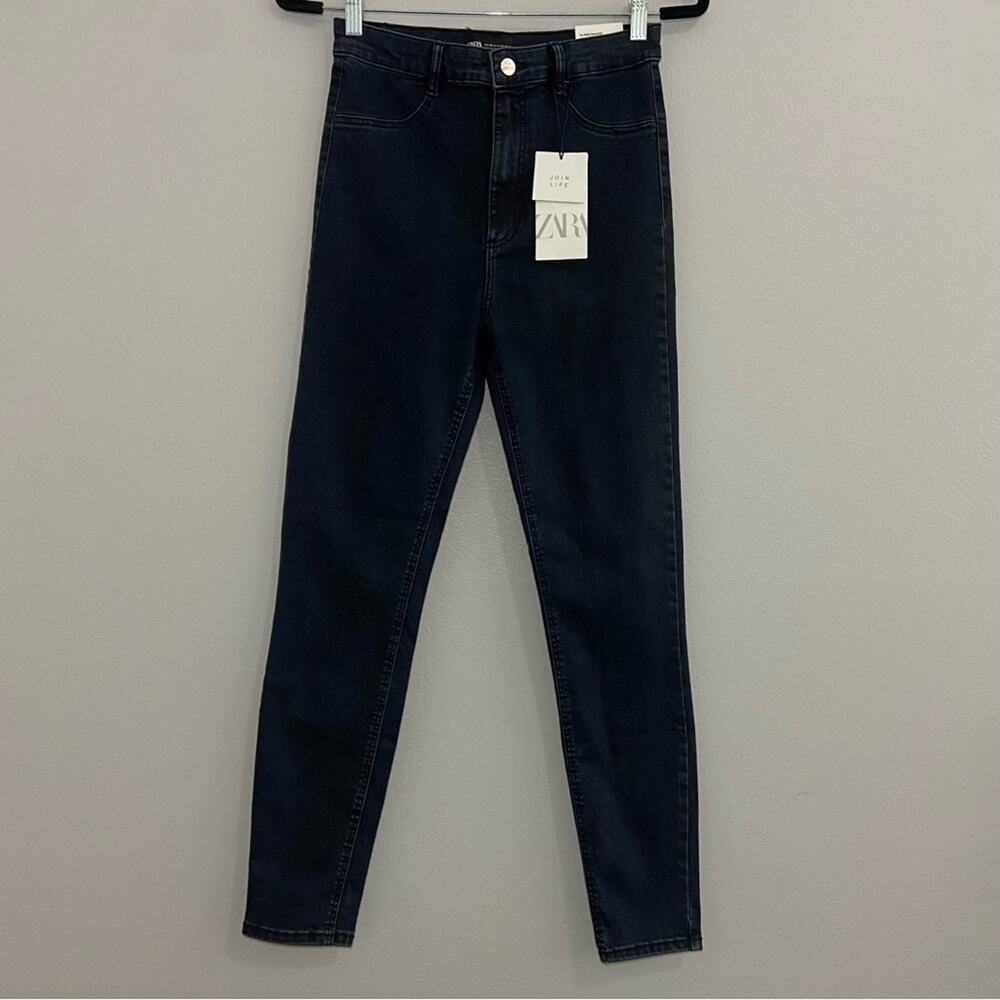 NWT Zara High Rise Shaper "Super Elastic"
Jeans size 8
